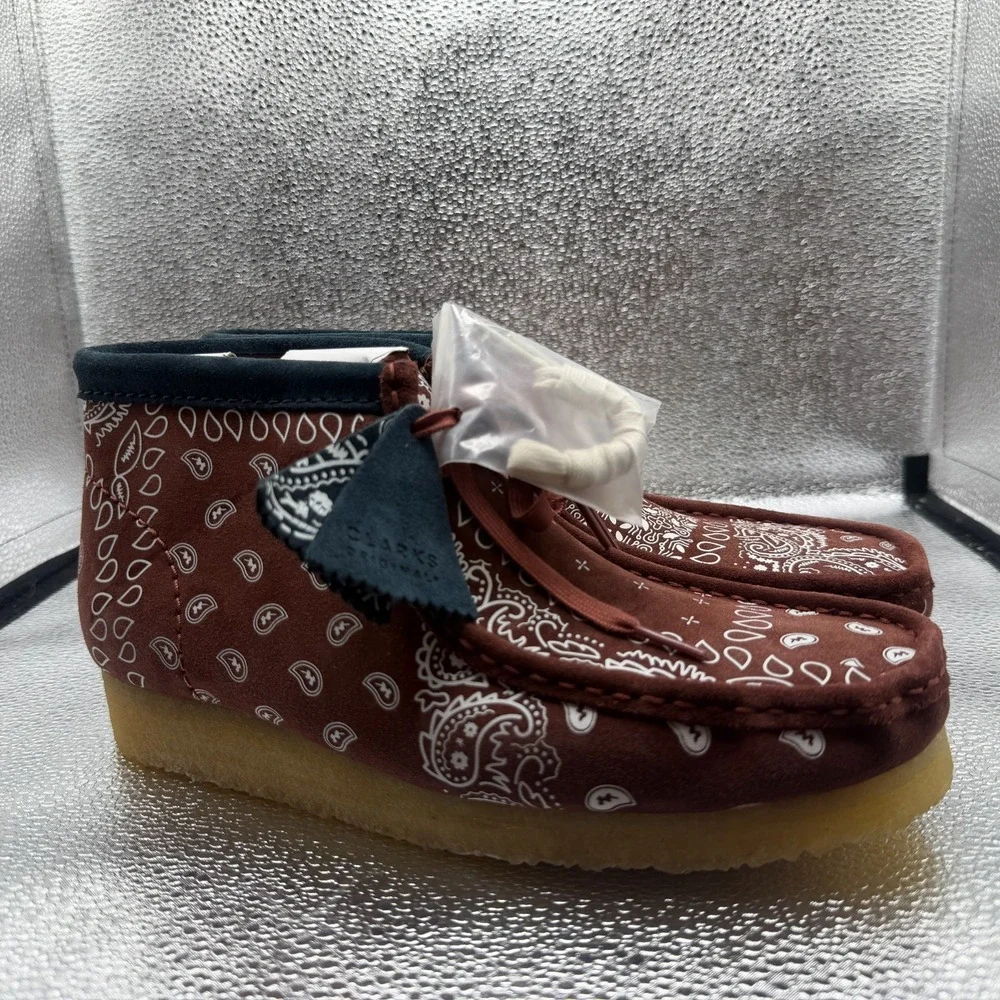 Size 9.5M Clarks Wallabee Brick Paisley Bandana Red Suede Mens Moccasin Boots